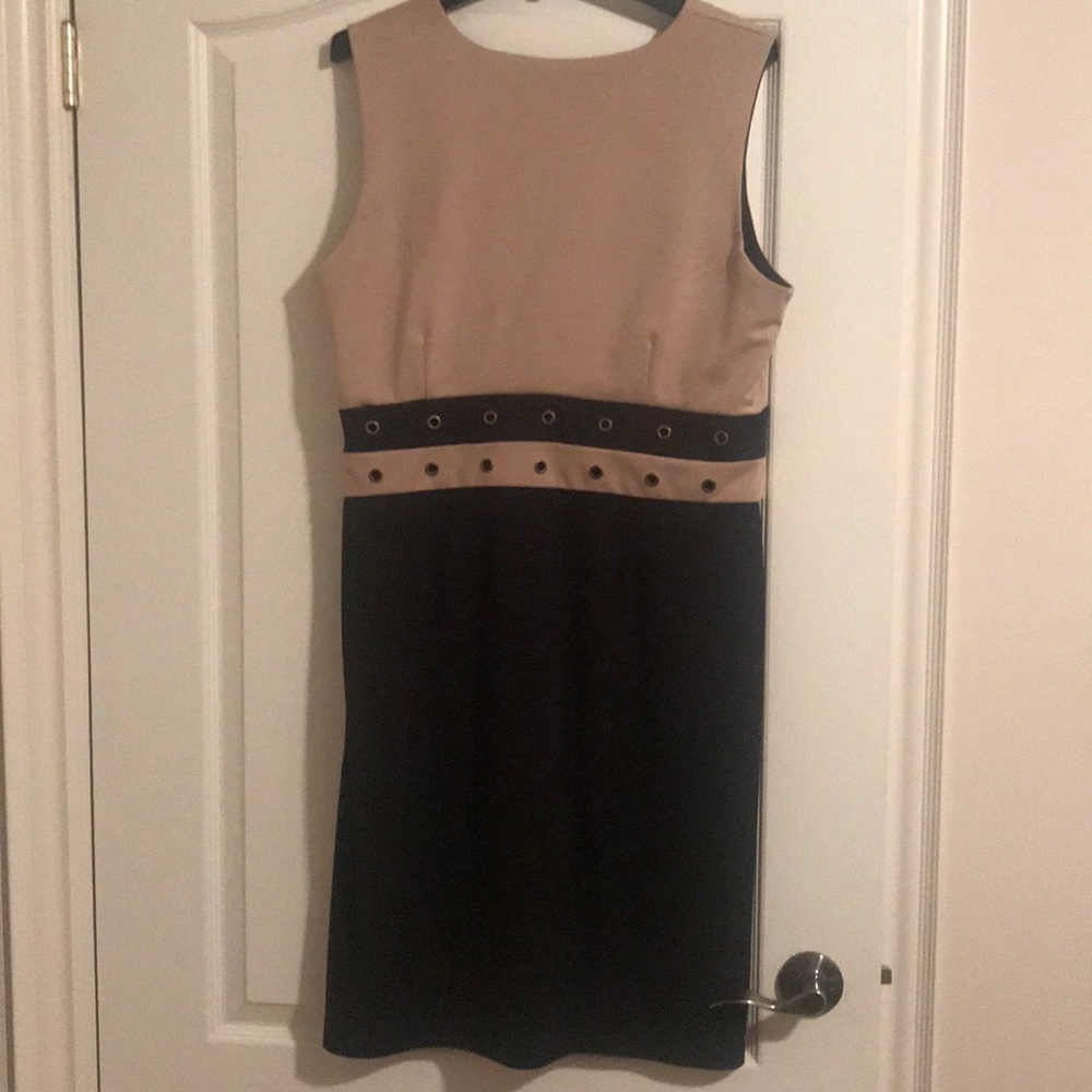 Dress - Picture 3 of 3